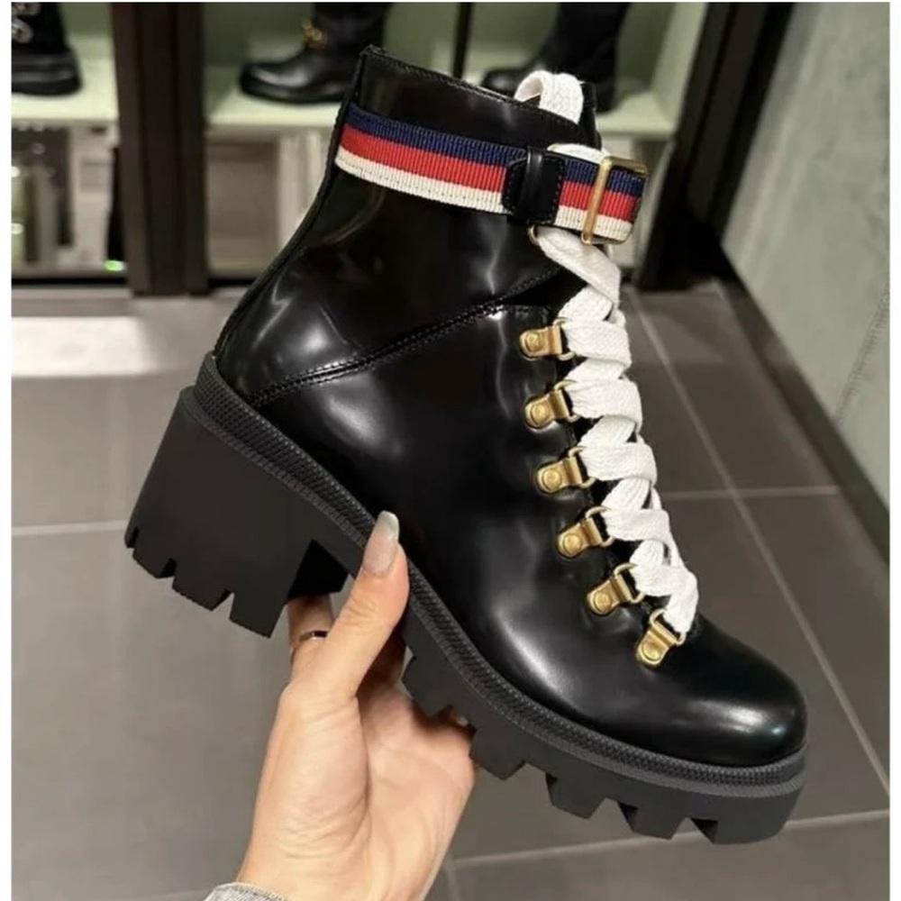 Like new gorgeous Gucci boots - Picture 6 of 8